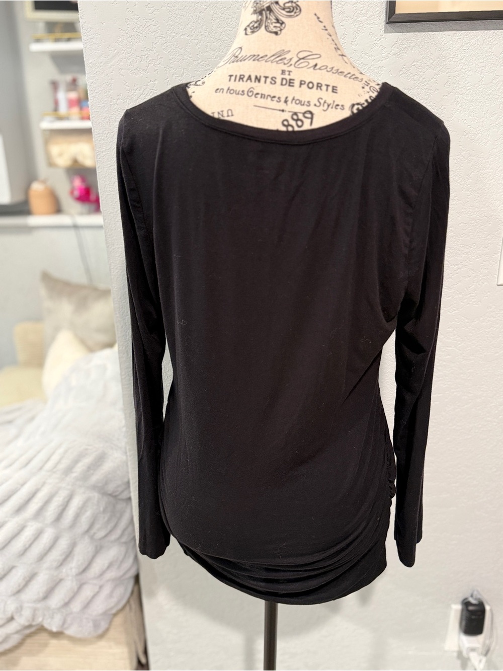 Motherhood Maternity Long Sleeve Ruched Side Top Black Size Medium - Picture 5 of 6